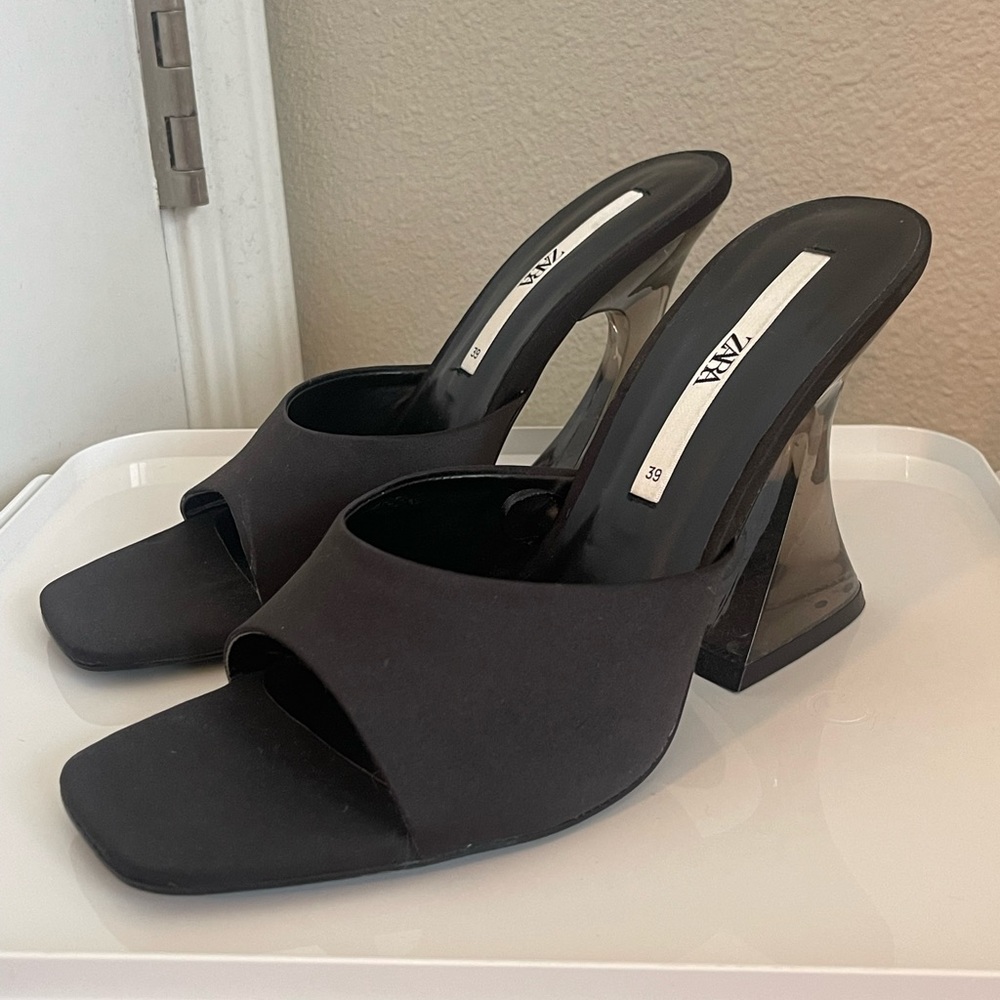 Black Zara heels